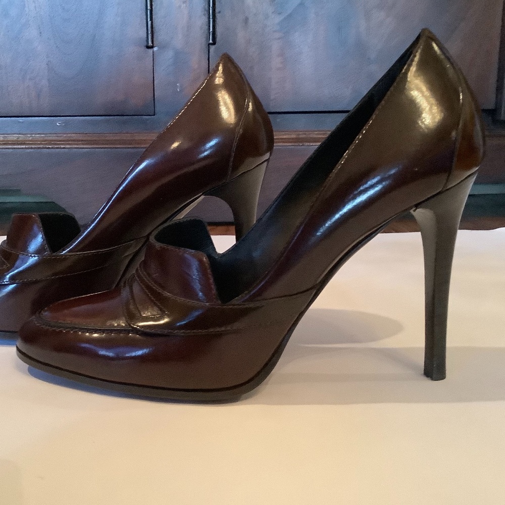 Burberry Women’s high heel leather loafers S-38(8)